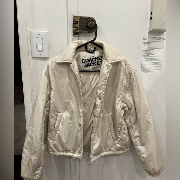 Aritzia TNA Short Coaches Jacket - Picture 4 of 4